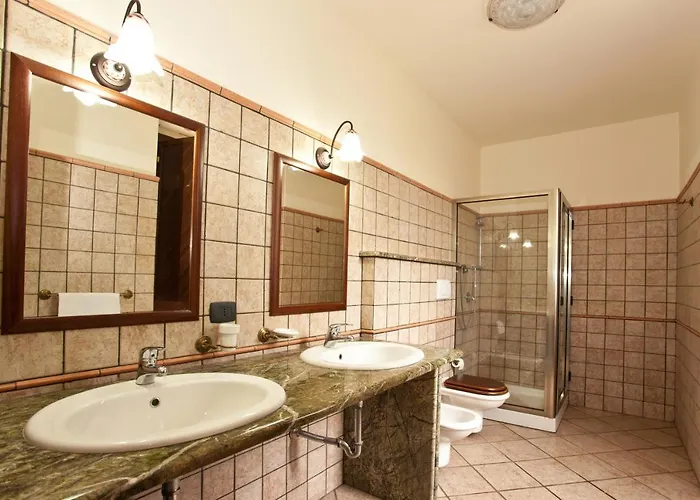 לינה וארוחת בוקר Le Grotte